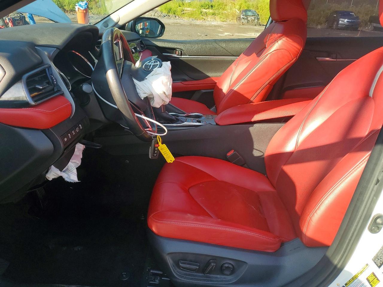 2019 Toyota Camry Xse - zdjęcie 7