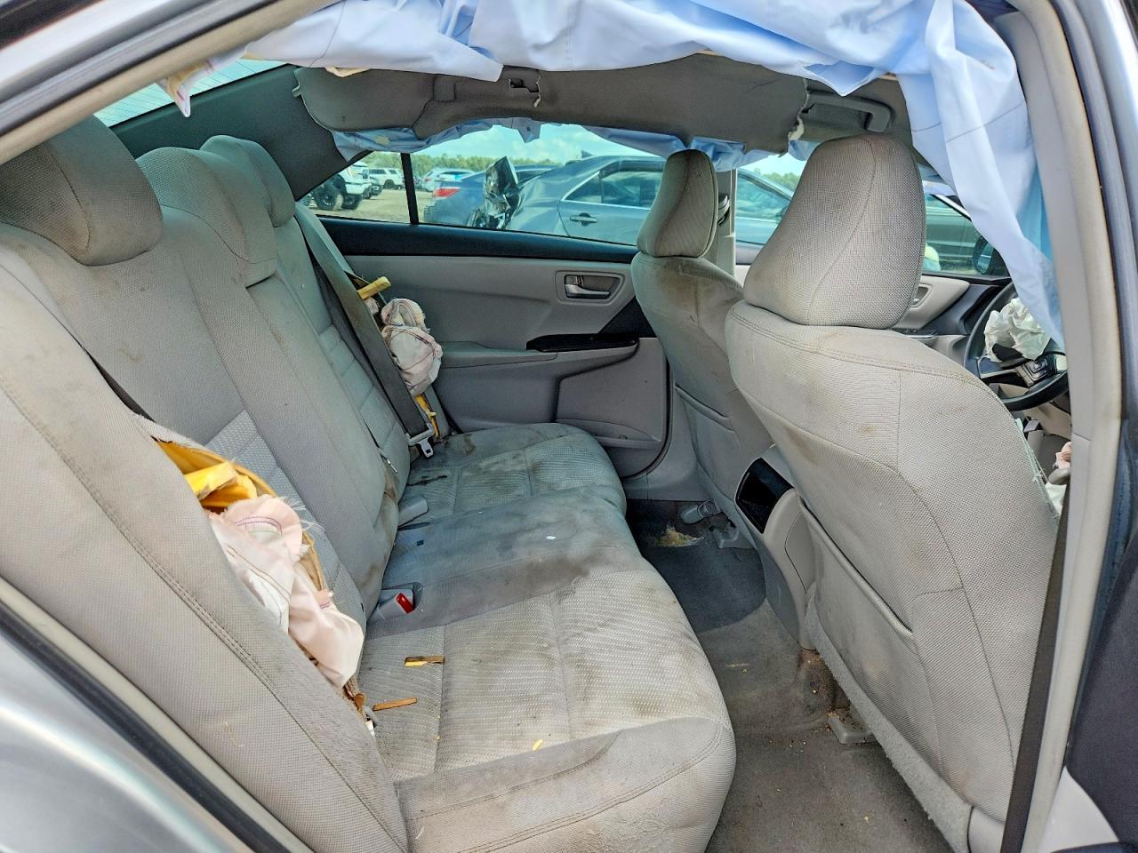2016 Toyota Camry Le - zdjęcie 10