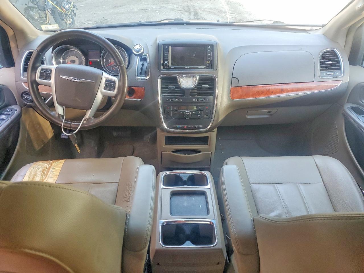 2015 Chrysler Town & Country Touring - zdjęcie 8