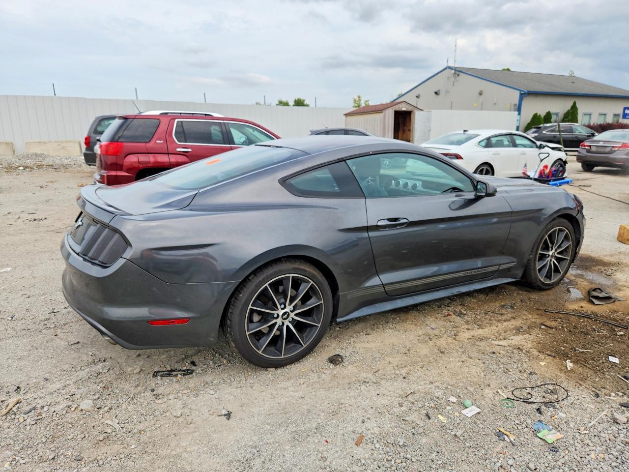 2017 Ford Mustang - zdjęcie 3