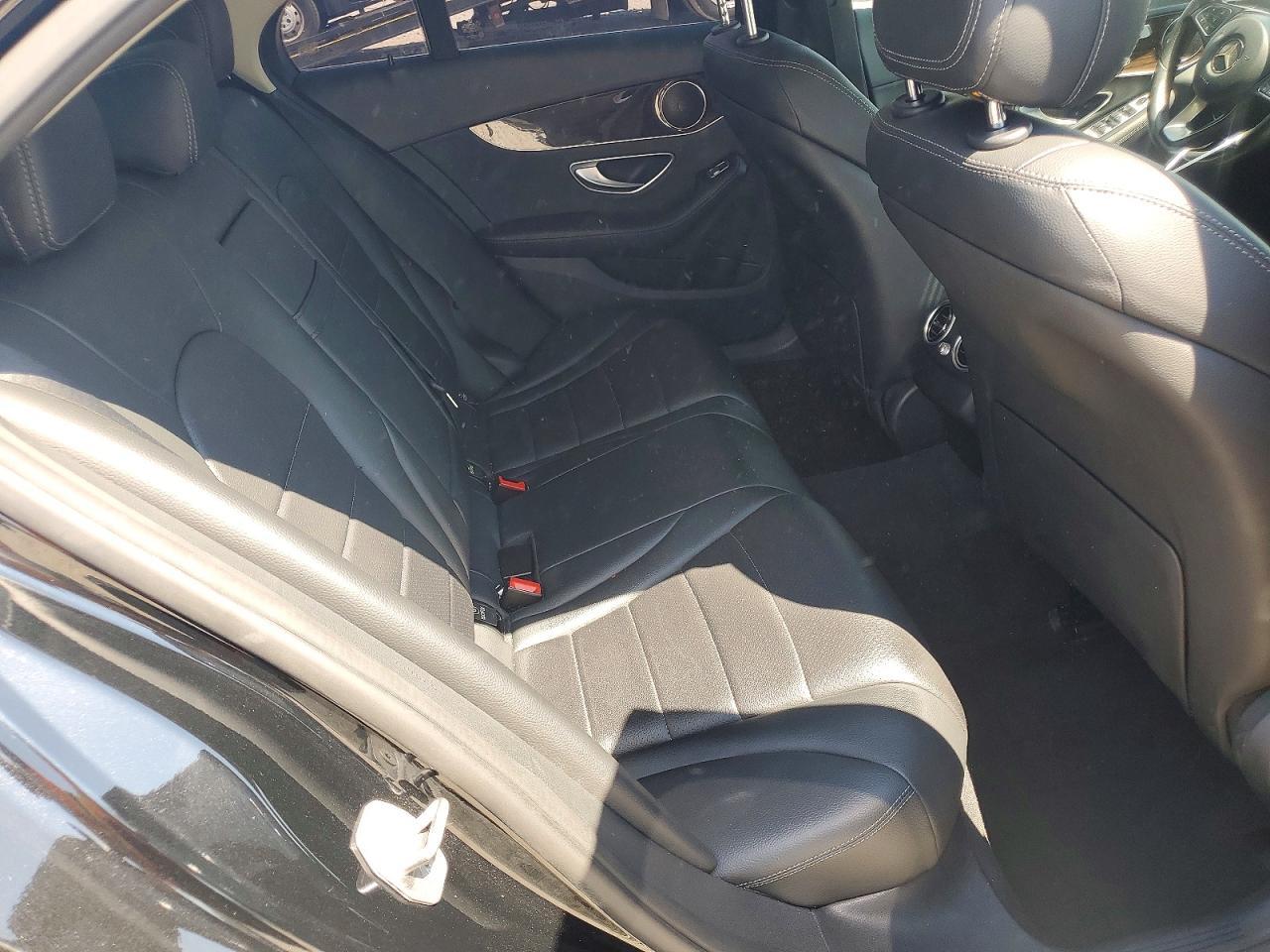 2018 Mercedes-Benz C 300 4Matic - zdjęcie 10