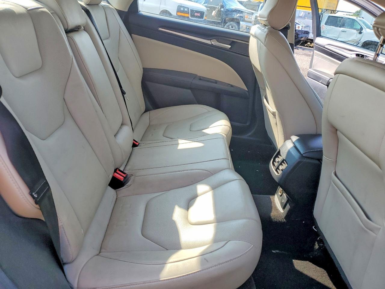 2017 Ford Fusion Titanium Hev - zdjęcie 10