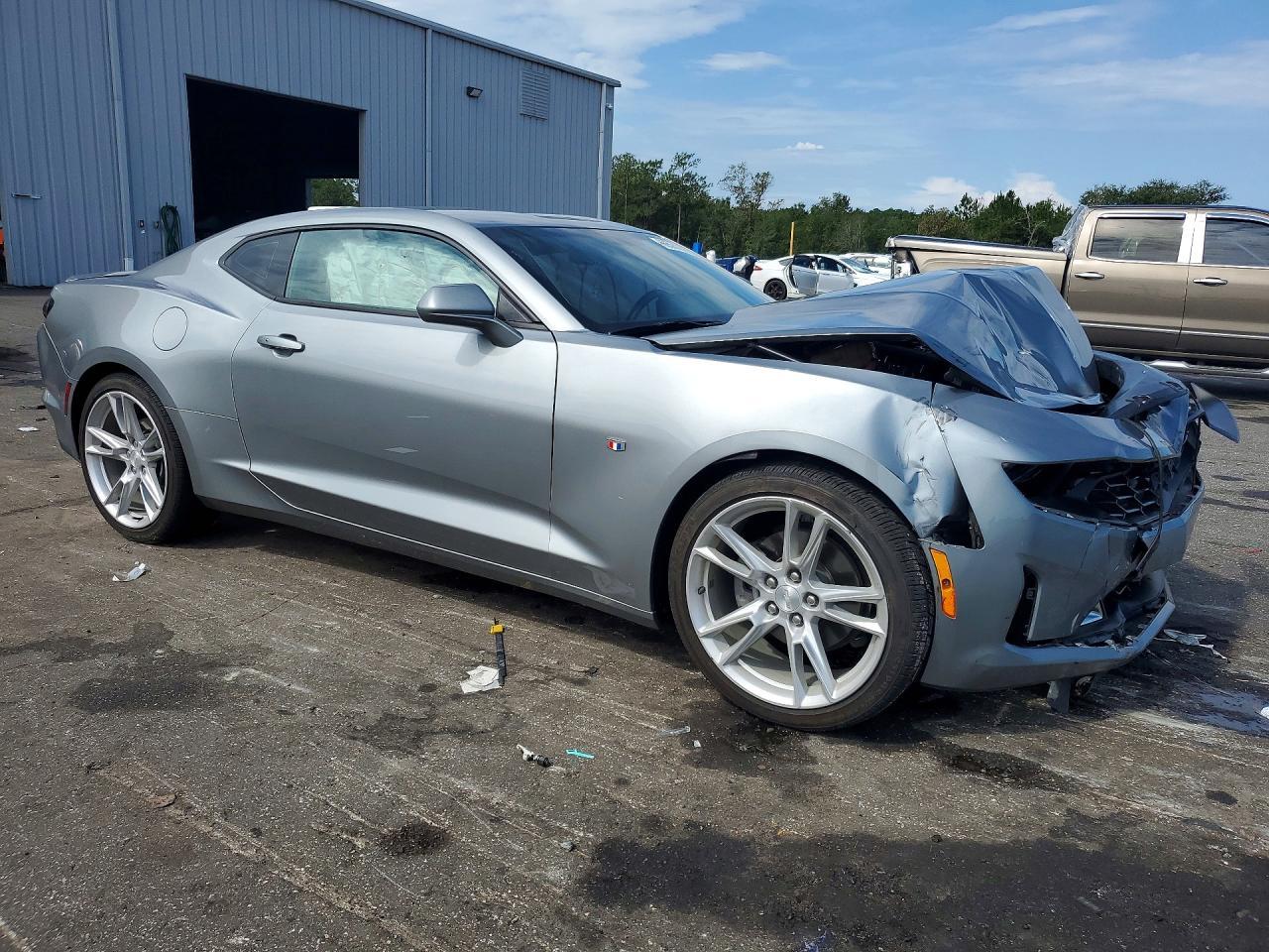 2023 Chevrolet Camaro Lt - zdjęcie 4