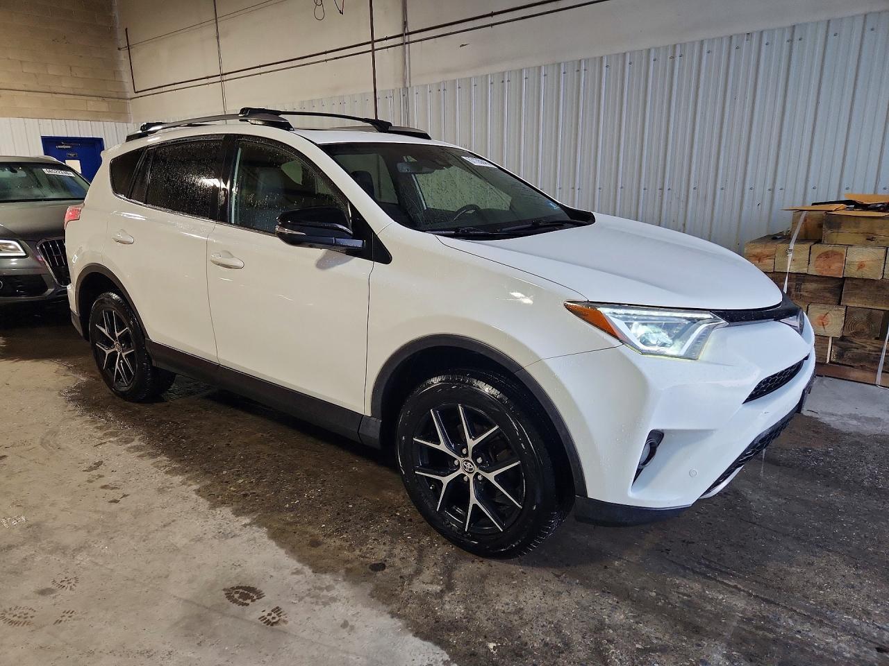 2018 Toyota Rav4 Se - zdjęcie 4