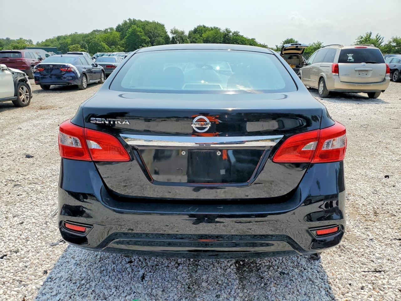 2018 Nissan Sentra S - zdjęcie 6