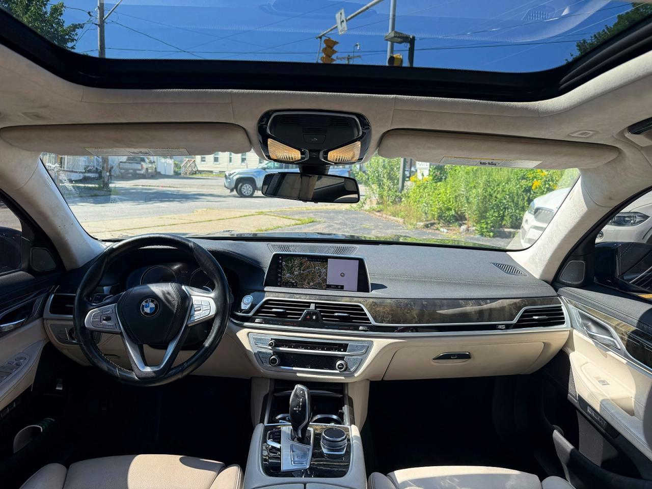 2018 BMW 750 Xi - zdjęcie 6