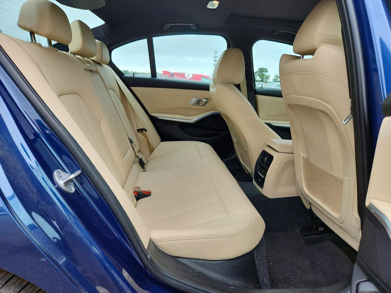 2021 BMW Seria 3 330i - zdjęcie 10