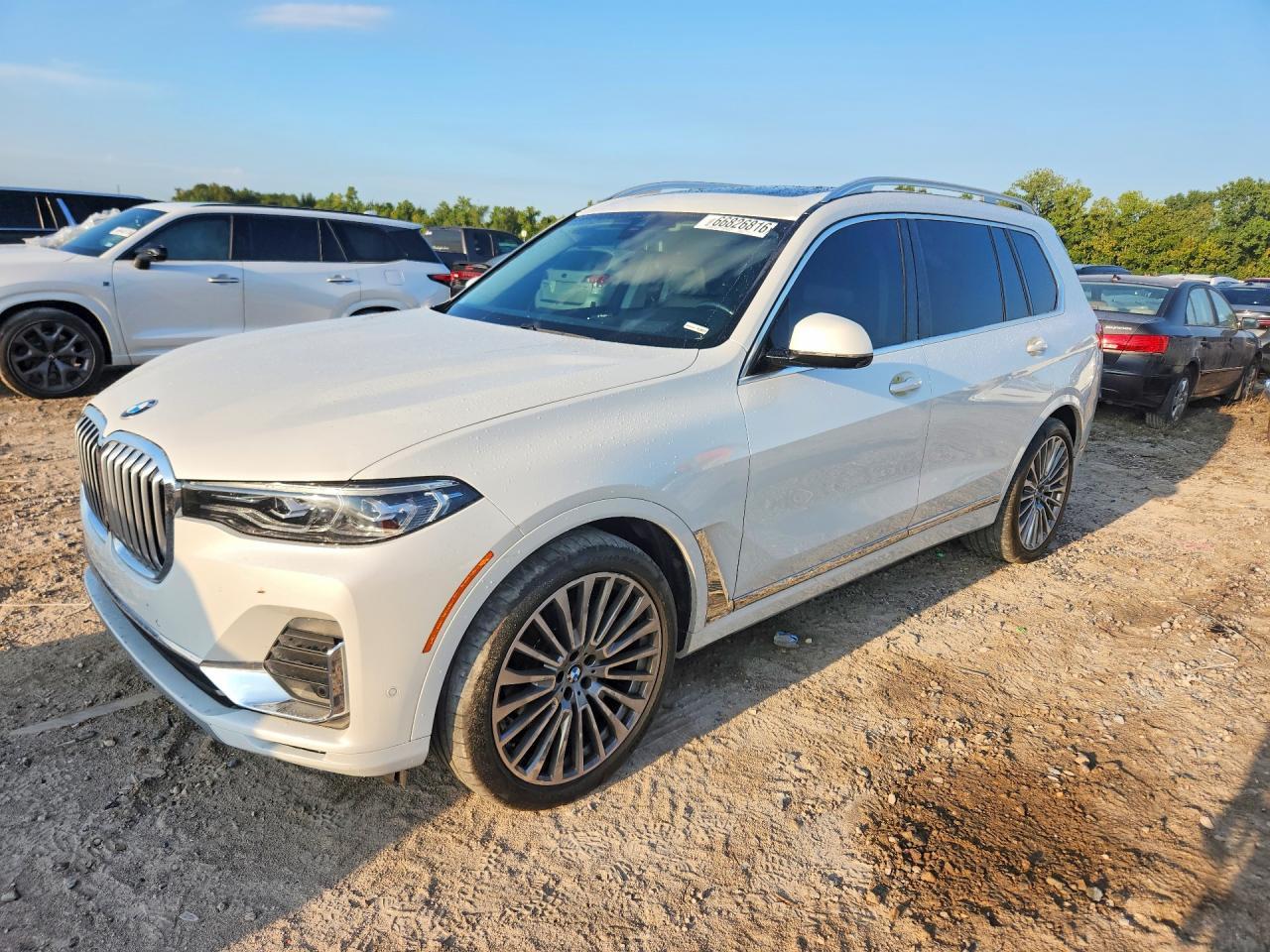 2021 BMW X7 xDrive40I - zdjęcie główne