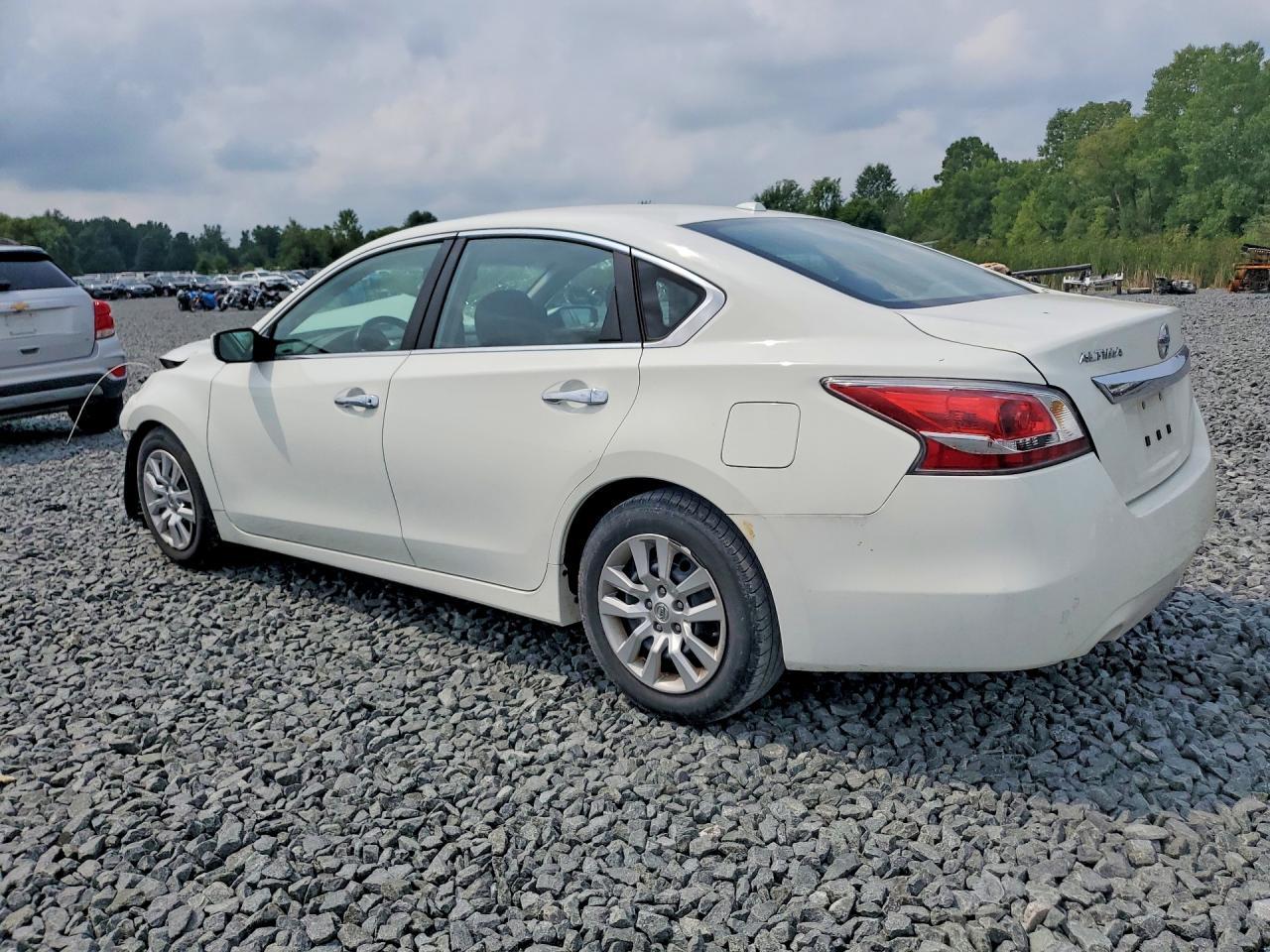 2015 Nissan Altima 2.5 S - zdjęcie 2