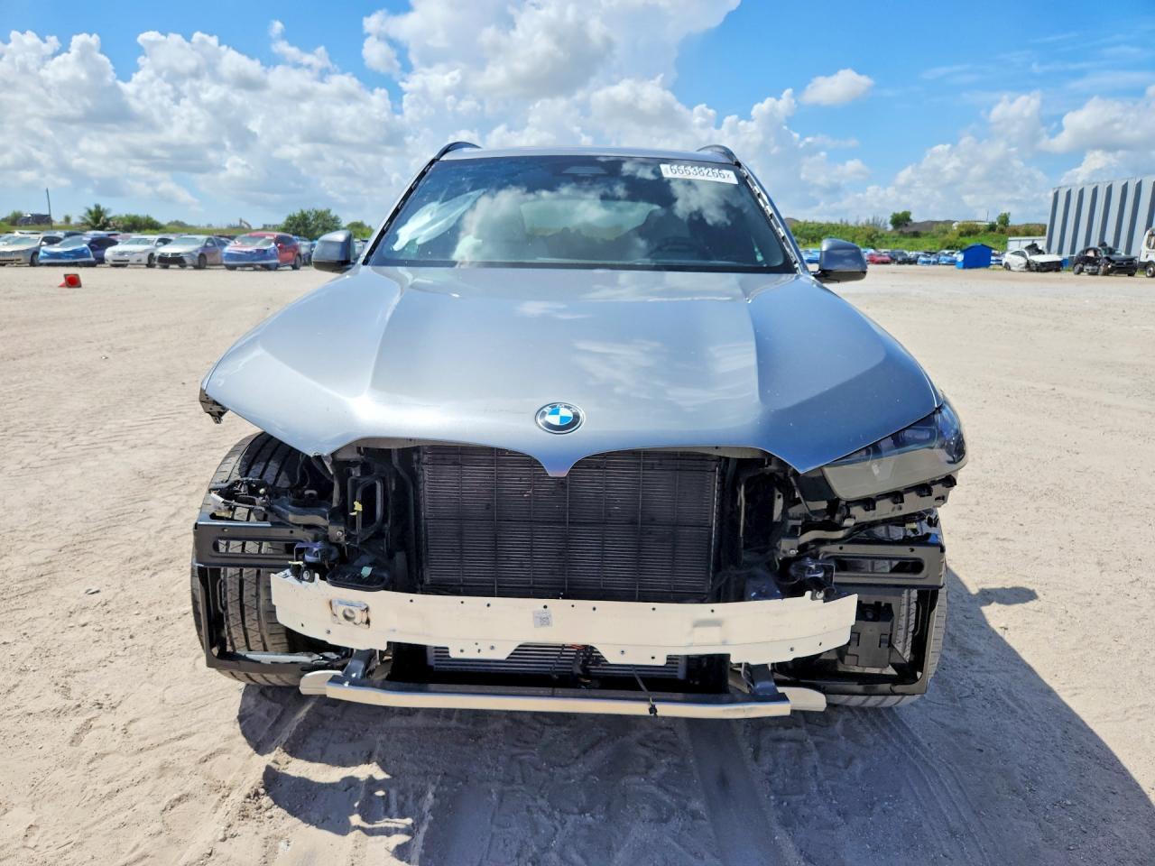 2024 BMW X5 xDrive40I - zdjęcie 5