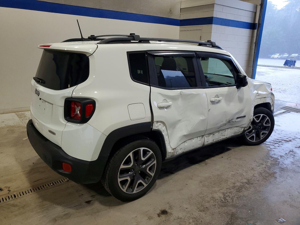 2018 Jeep Renegade Latitude - zdjęcie 3