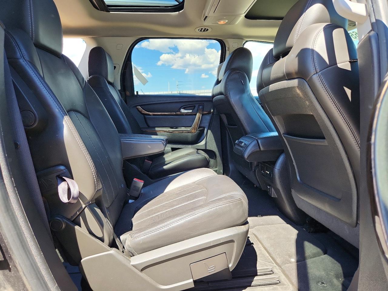 2014 GMC Acadia Denali - zdjęcie 11