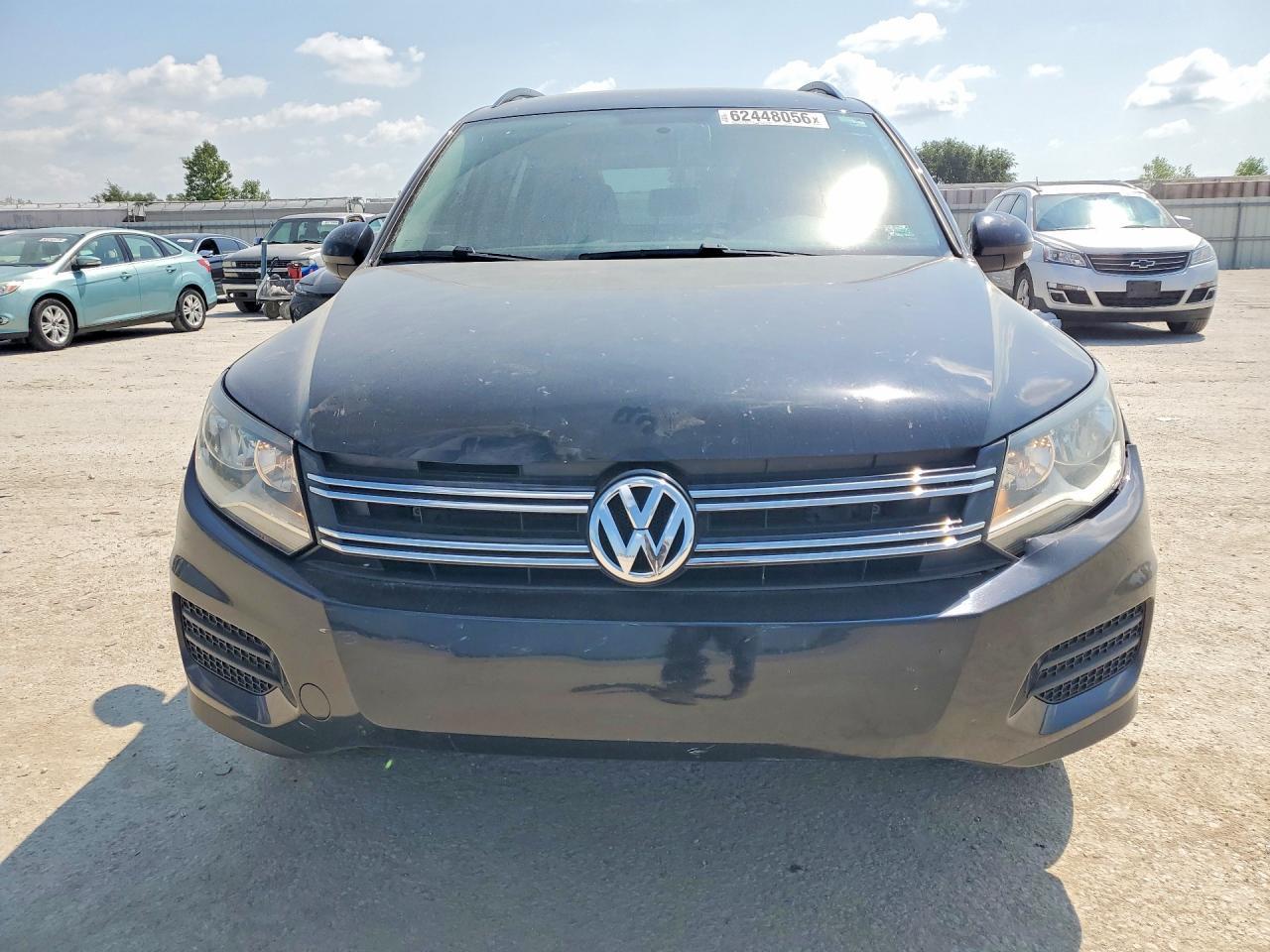 2017 Volkswagen Tiguan S - zdjęcie 5