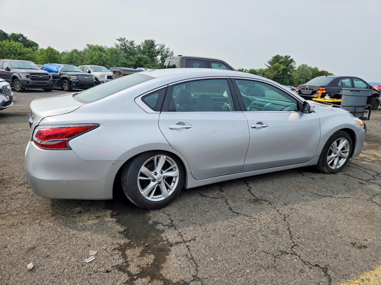 Nissan Altima - zdjęcie 3