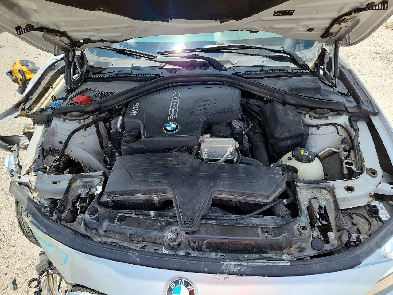 2016 BMW 320 I - zdjęcie 11
