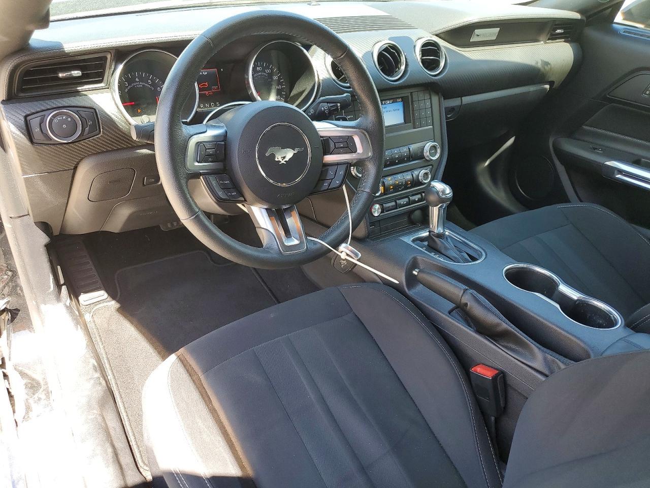 2019 Ford Mustang - zdjęcie 8