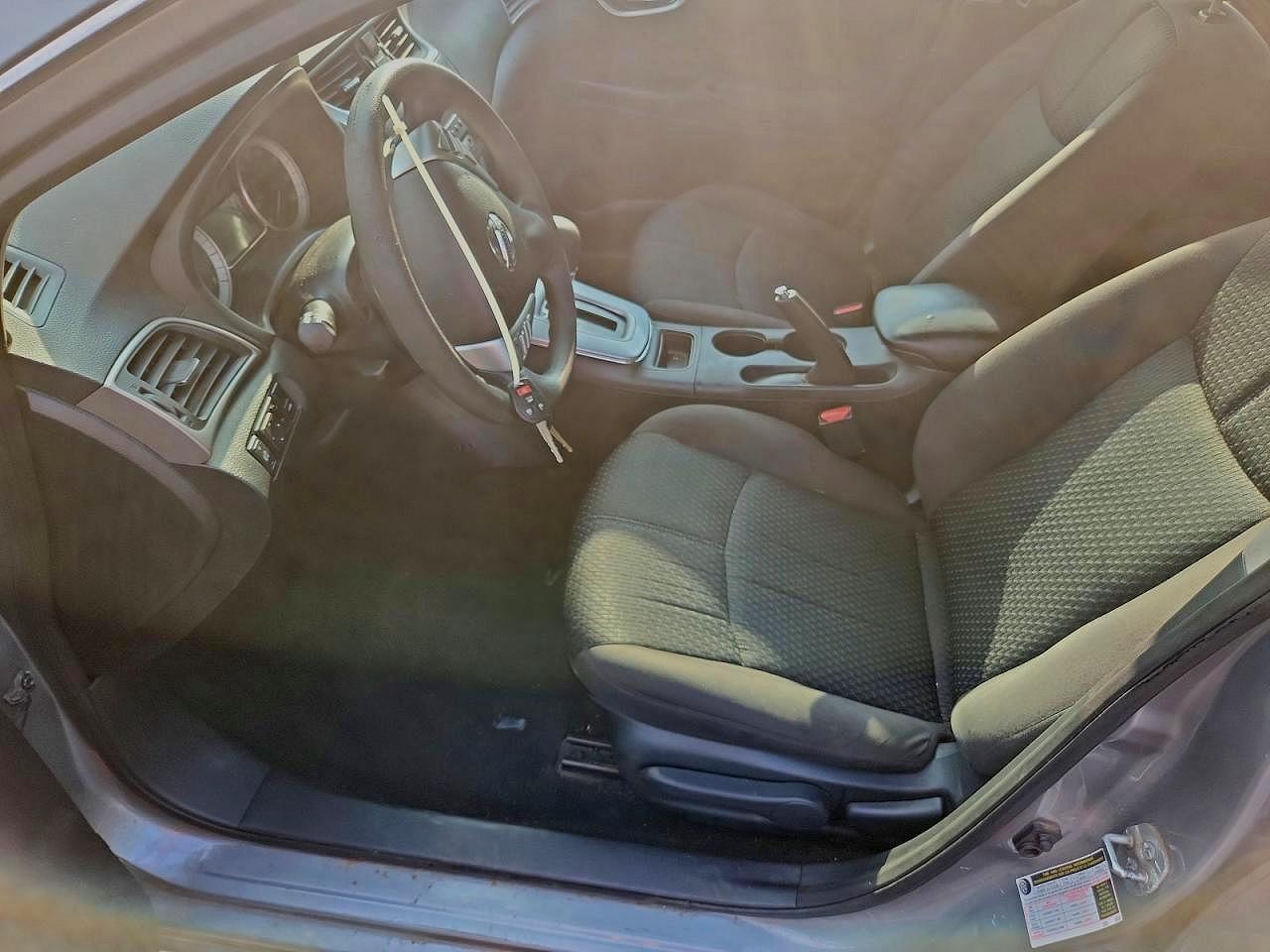 2013 Nissan Sentra S - zdjęcie 7
