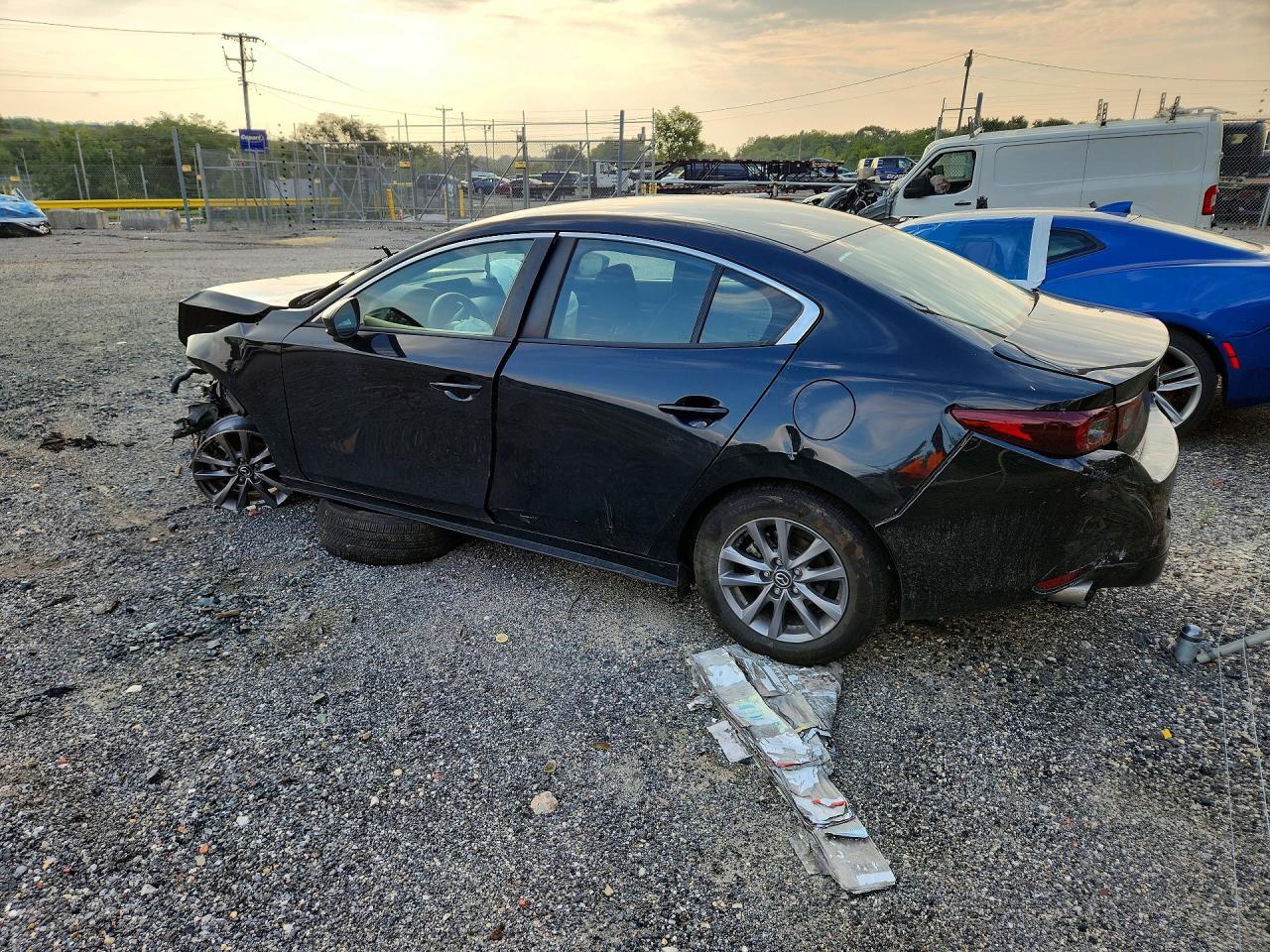 2022 Mazda 3 - zdjęcie 2