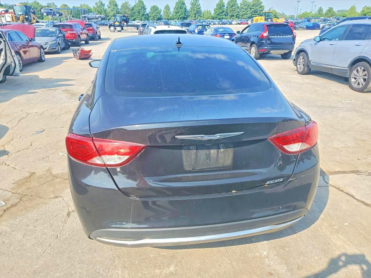 2016 Chrysler 200 Limited - zdjęcie 6
