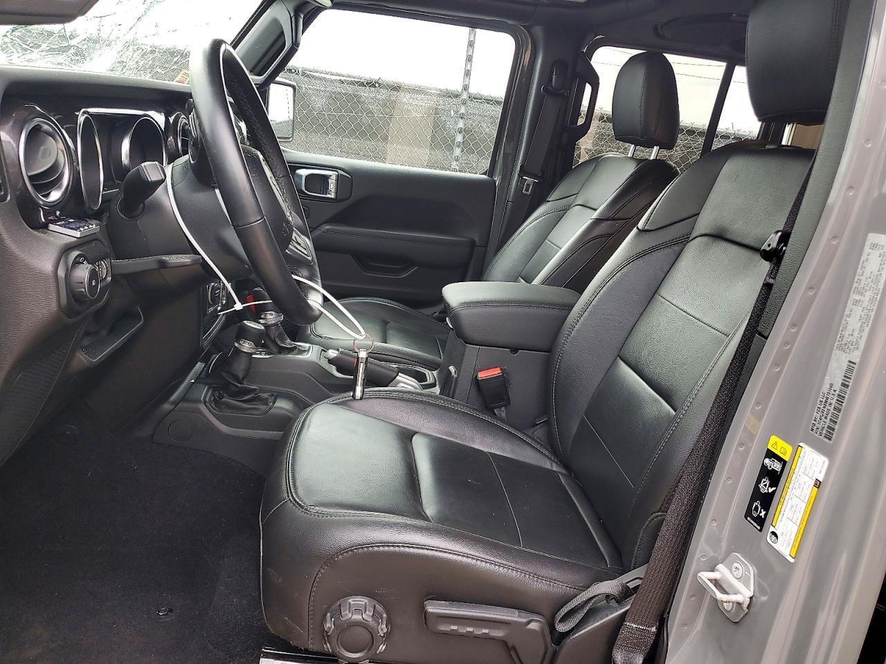 2021 Jeep Wrangler Unlimited Sahara - zdjęcie 7