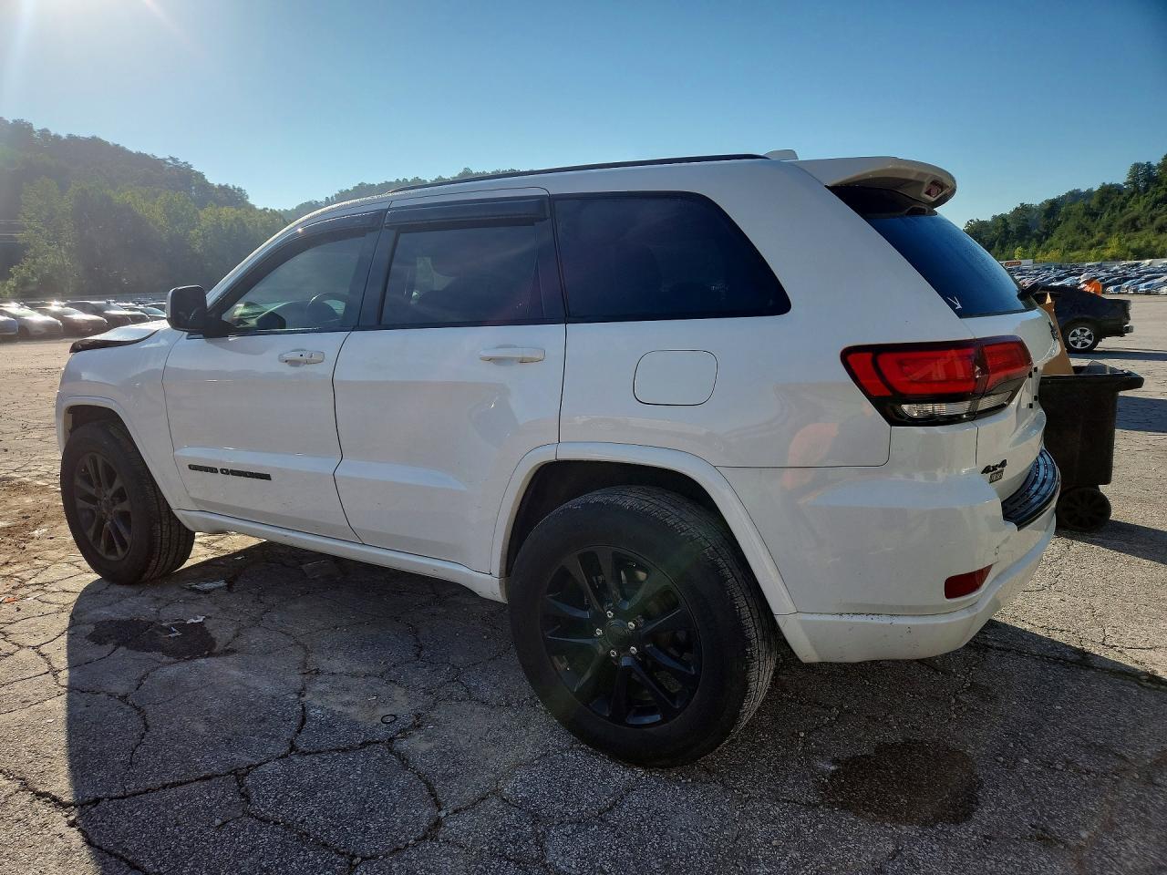 2018 Jeep Grand Cherokee Laredo - zdjęcie 2