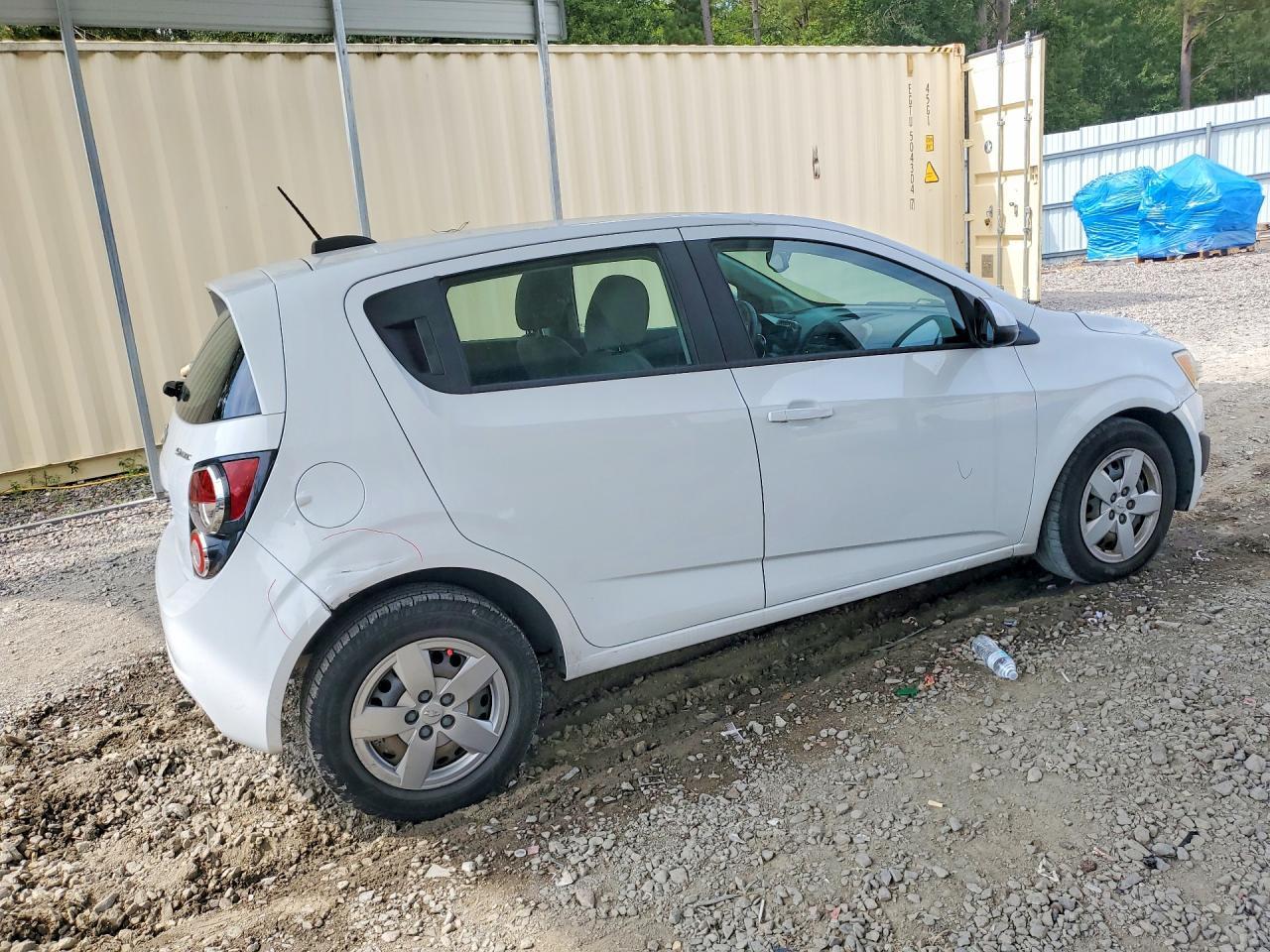 2015 Chevrolet Sonic Ls - zdjęcie 3