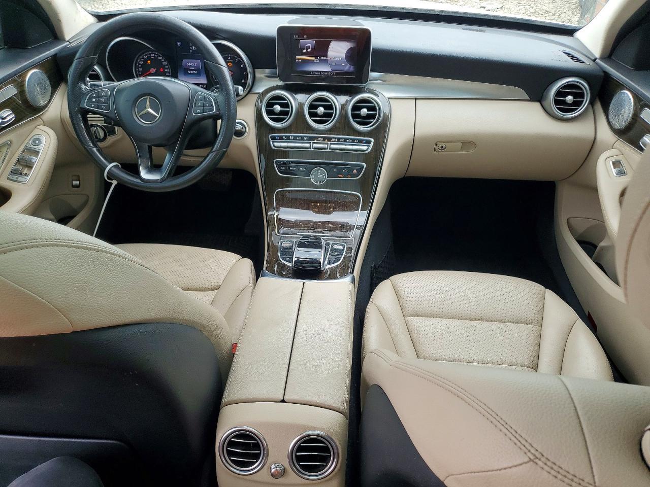 2015 Mercedes-Benz C 300 - zdjęcie 8