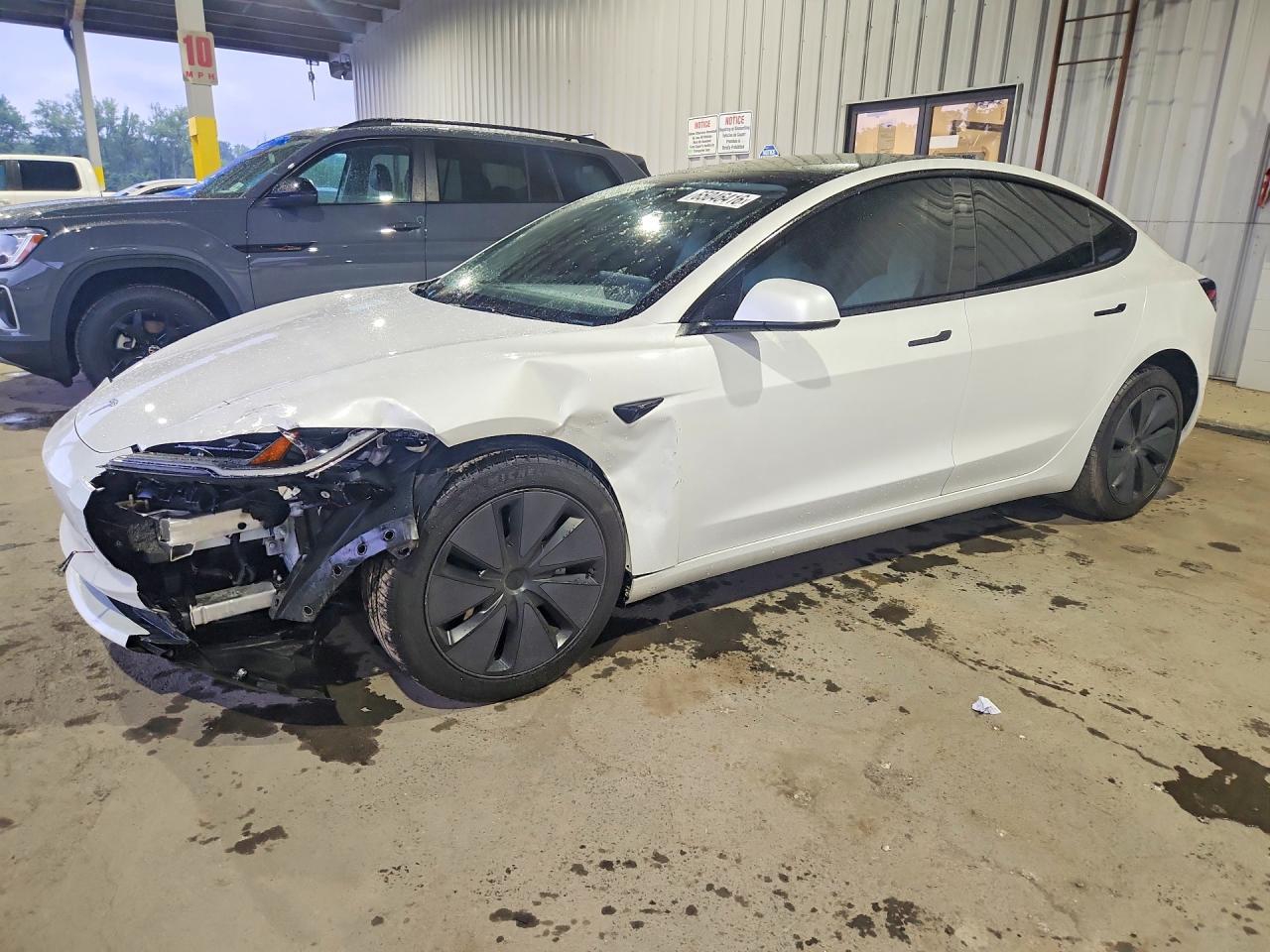 2024 Tesla Model 3 - zdjęcie główne
