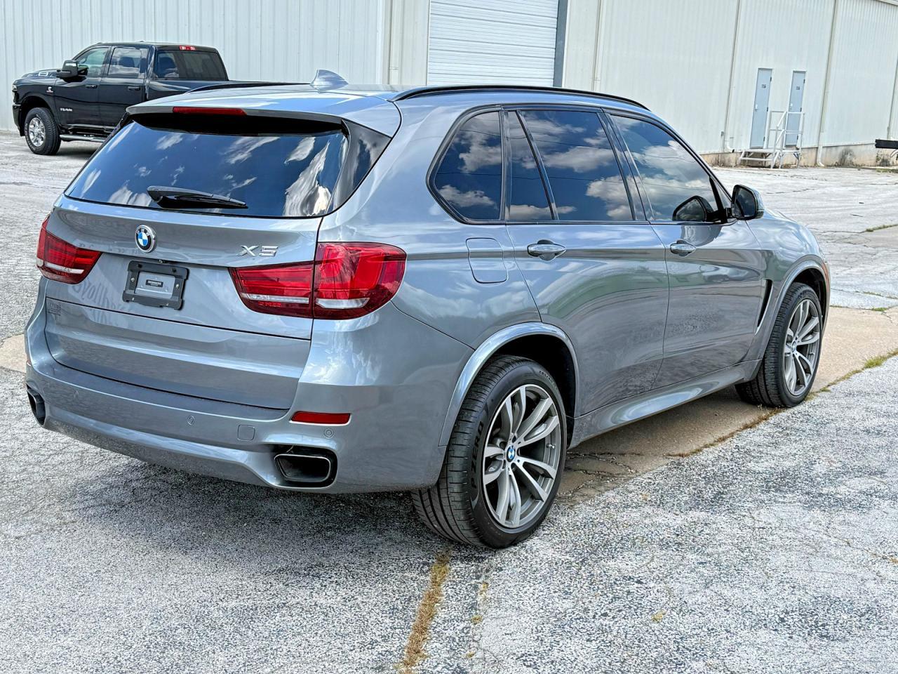 2015 BMW X5 xDrive50I - zdjęcie 4