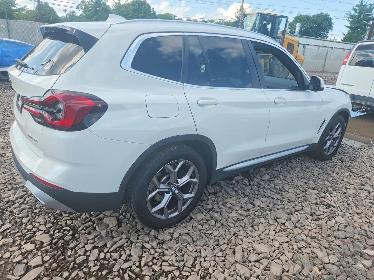 2022 BMW X3 xDrive30I - zdjęcie 3