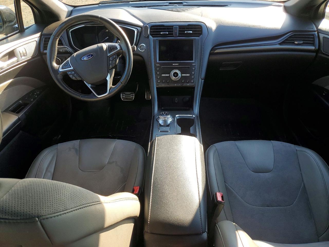 2017 Ford Fusion Sport - zdjęcie 8