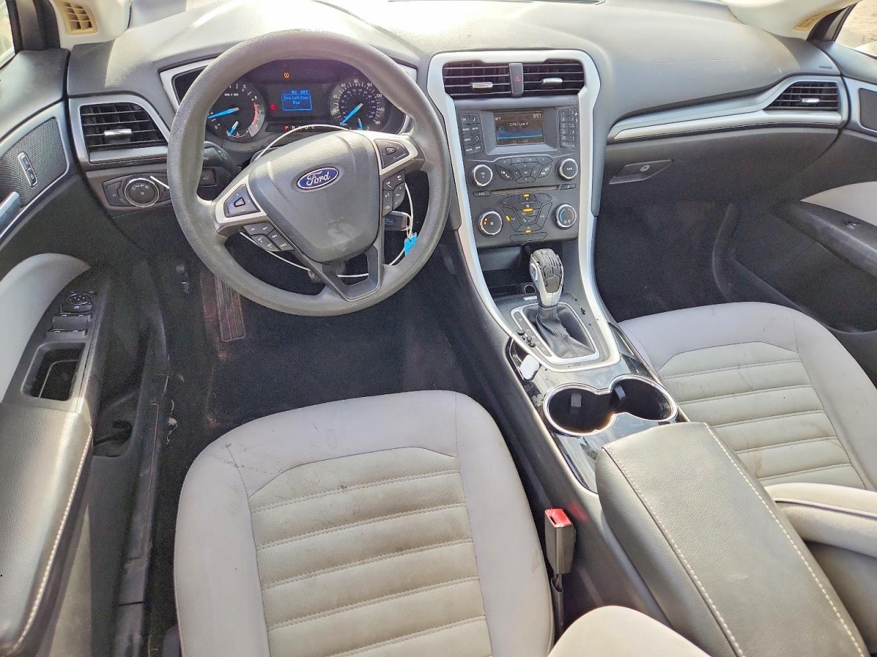 2014 Ford Fusion S - zdjęcie 8
