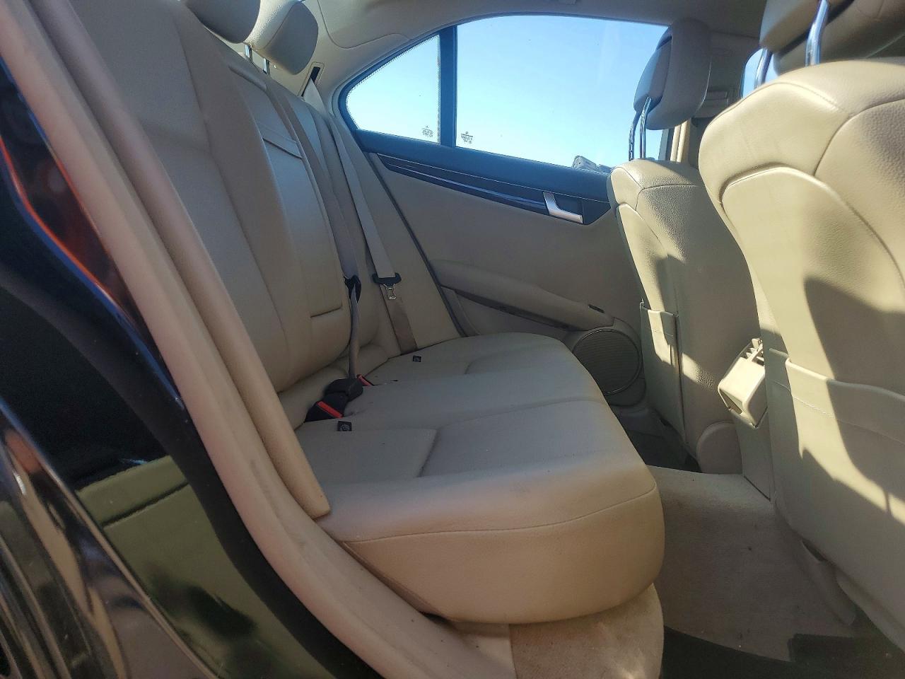 2013 Mercedes-Benz C 300 4Matic - zdjęcie 10