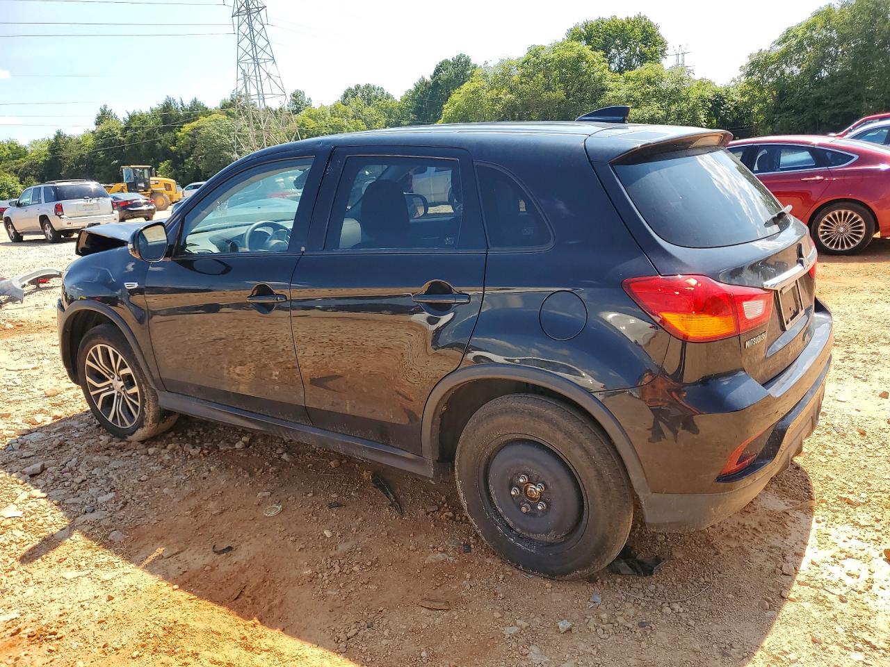 2019 Mitsubishi Outlander Sport Es - zdjęcie 2