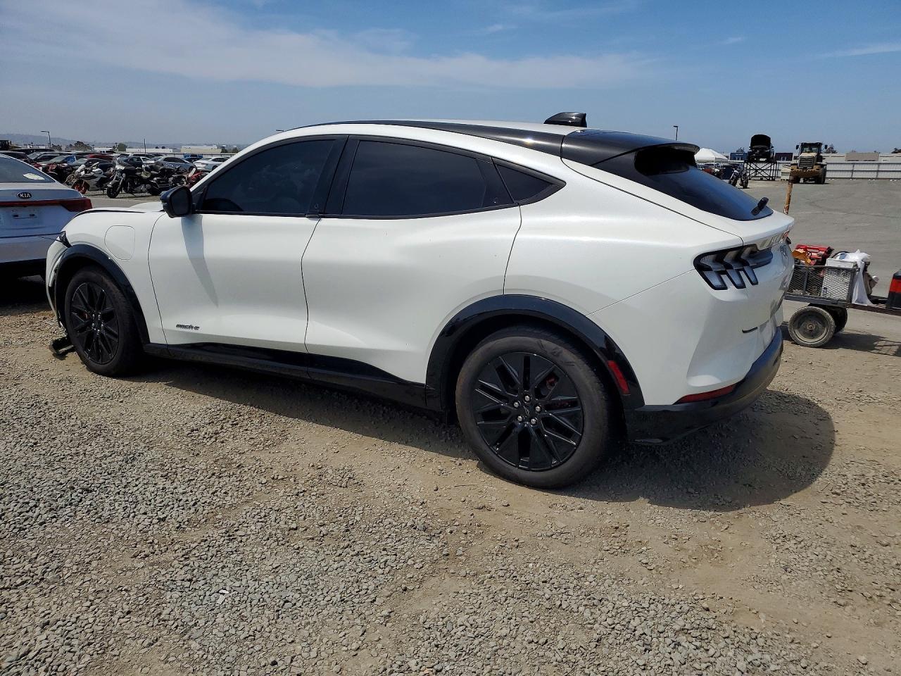 2025 Ford Mustang Mach-E Premium - zdjęcie 2