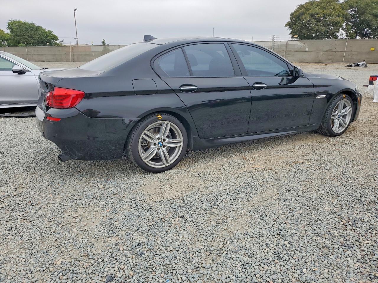 2019 BMW 5 Series 530I - zdjęcie 3
