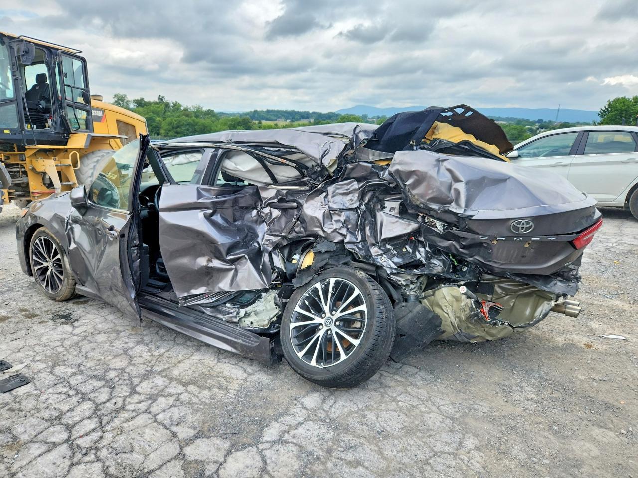2019 Toyota Camry Se - zdjęcie 2