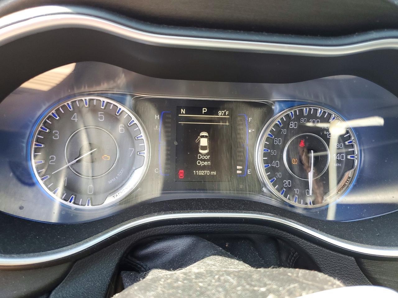 2016 Chrysler 200 Limited - zdjęcie 9