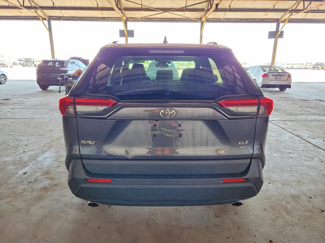 2019 Toyota Rav4 Xle - zdjęcie 6