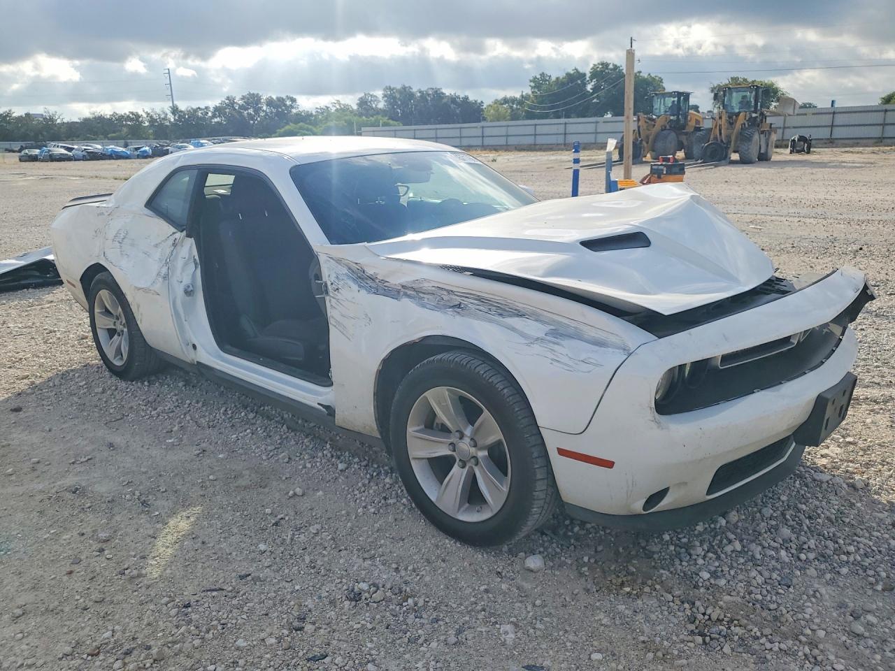 2023 Dodge Challenger Sxt - zdjęcie 4