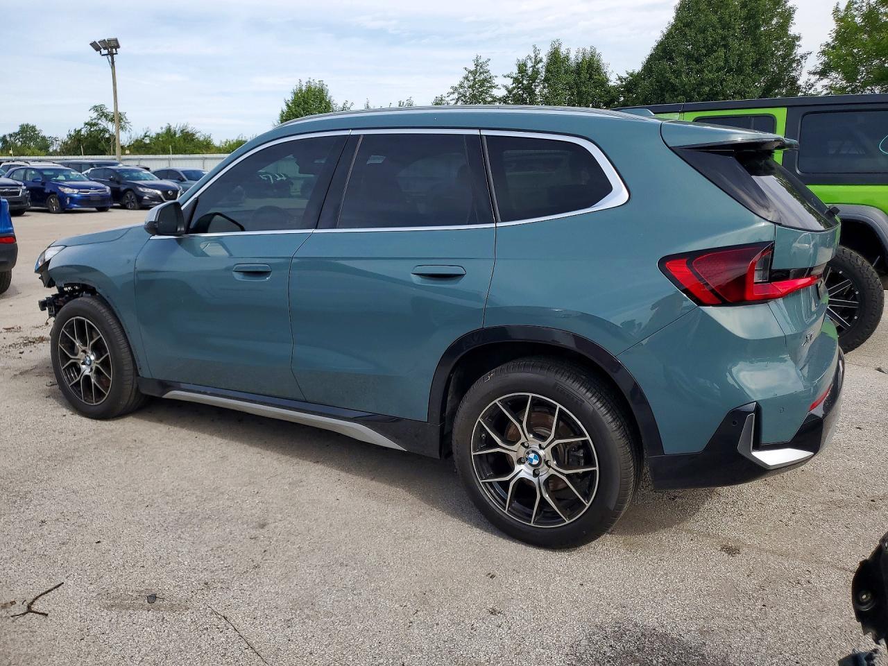 2023 BMW X1 xDrive28I - zdjęcie 2