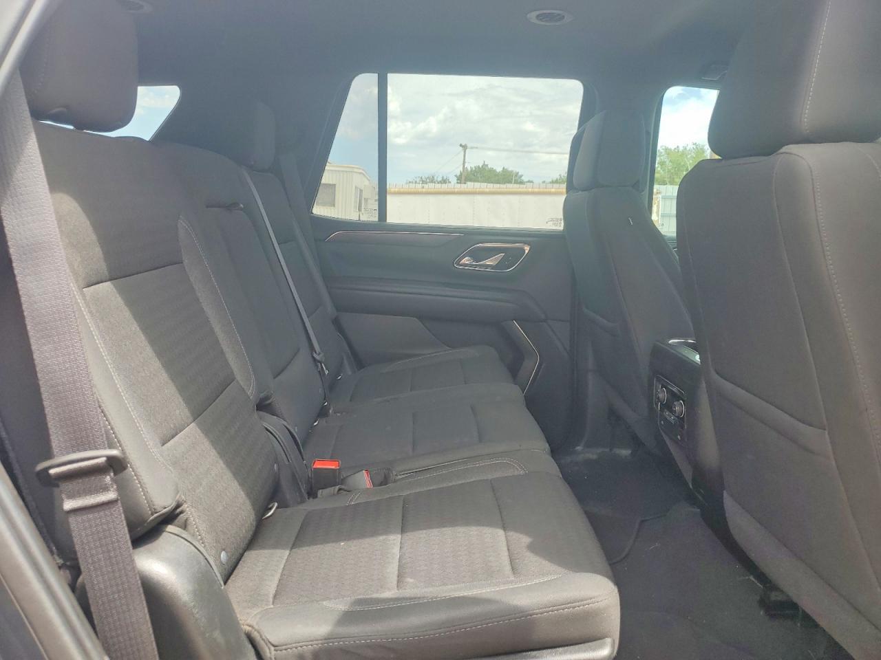 2021 Chevrolet Tahoe C1500 Ls - zdjęcie 11