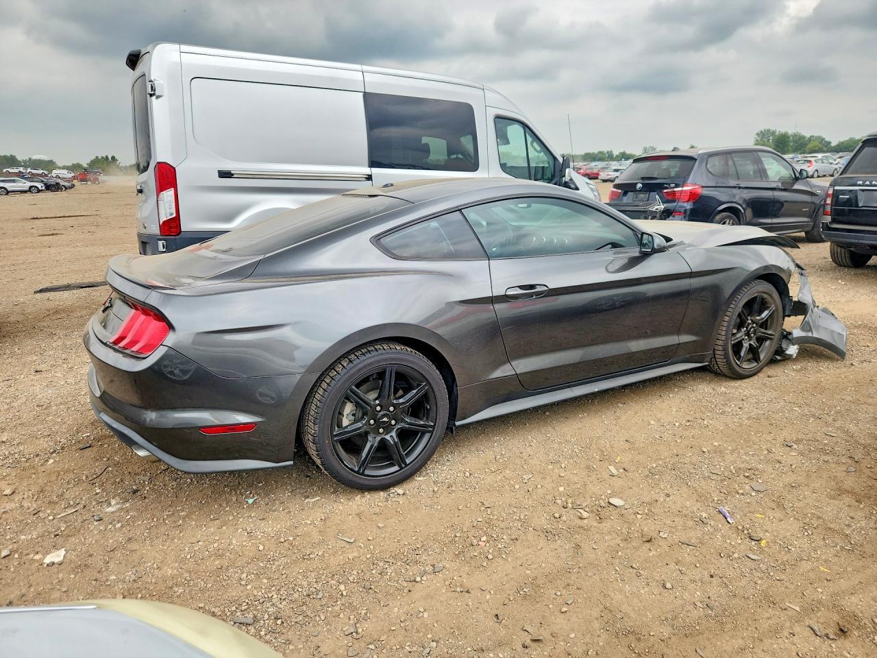 2019 Ford Mustang - zdjęcie 3