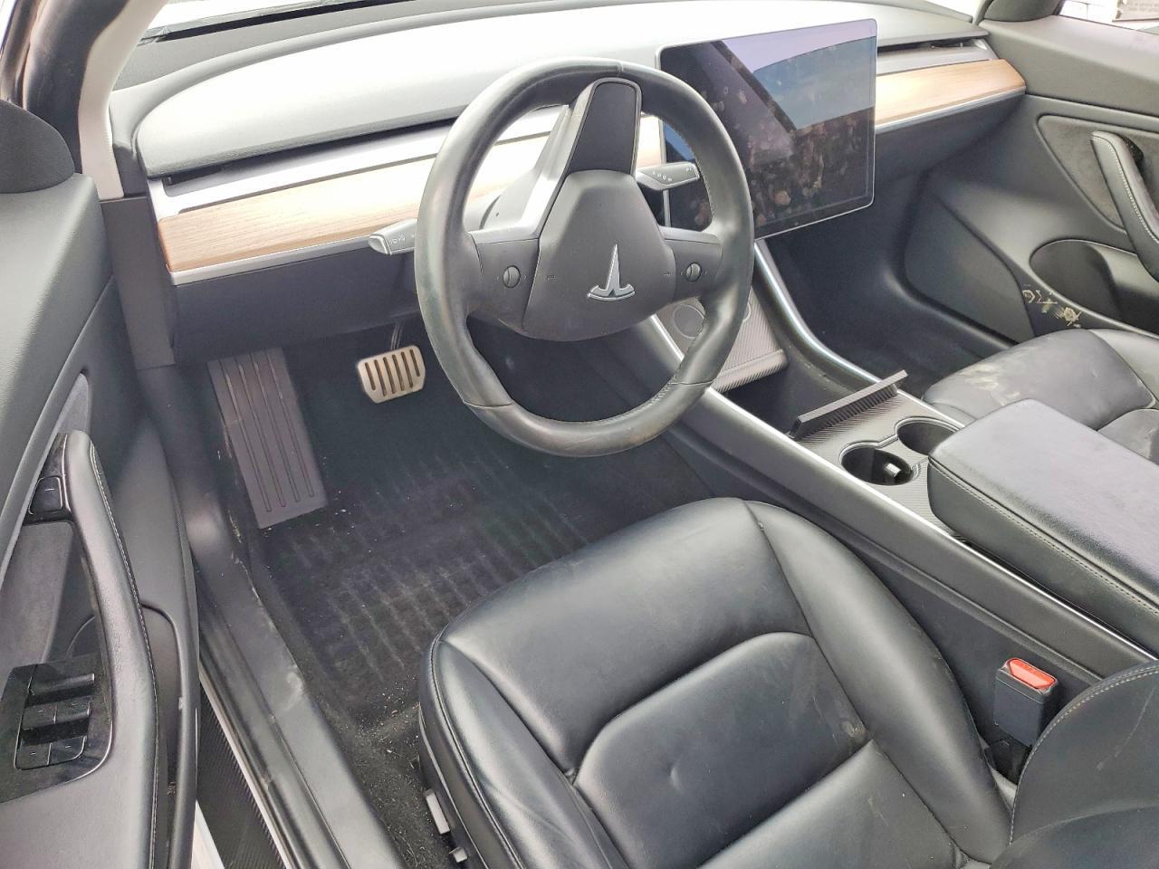 2019 Tesla Model 3 - zdjęcie 8