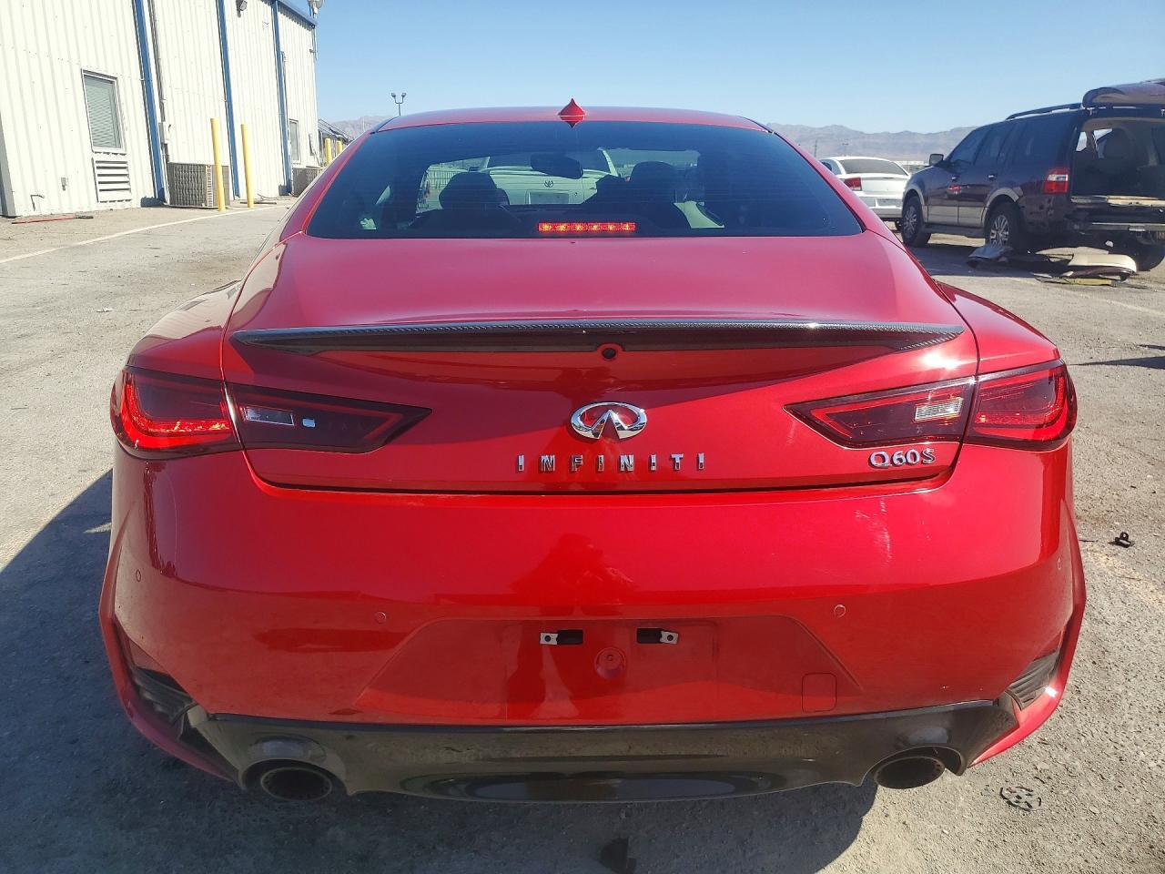 2017 Infiniti Q60 Red Sport 400 - zdjęcie 6