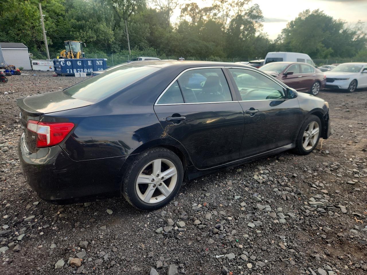 2014 Toyota Camry Se - zdjęcie 3