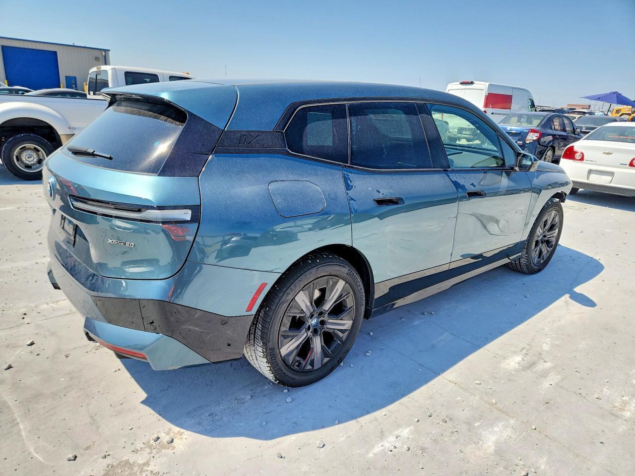 2024 BMW Ix xDrive50 - zdjęcie 3