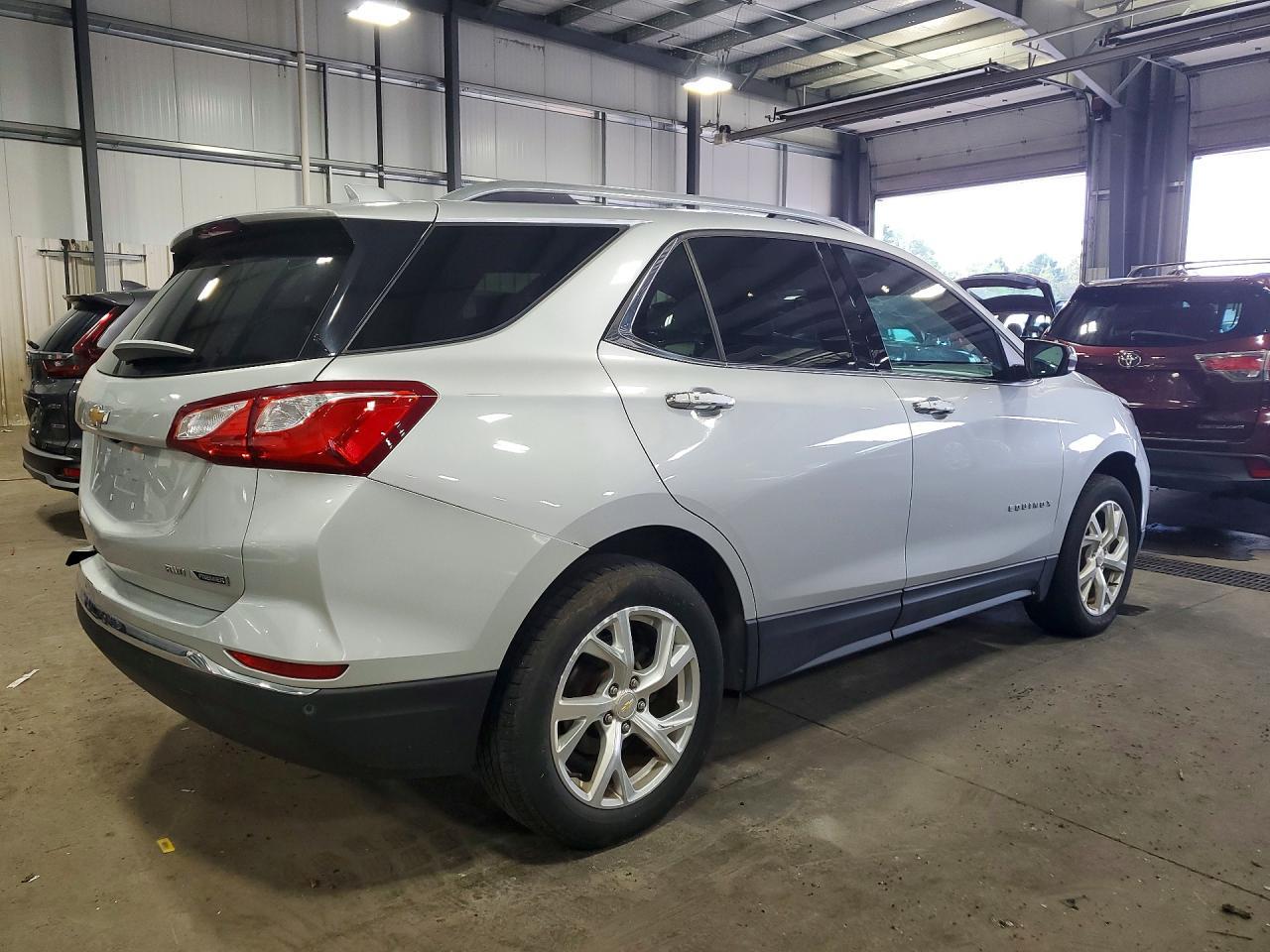 2018 Chevrolet Equinox Premier - zdjęcie 3