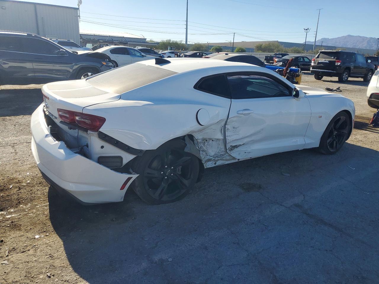 2020 Chevrolet Camaro Ls - zdjęcie 3