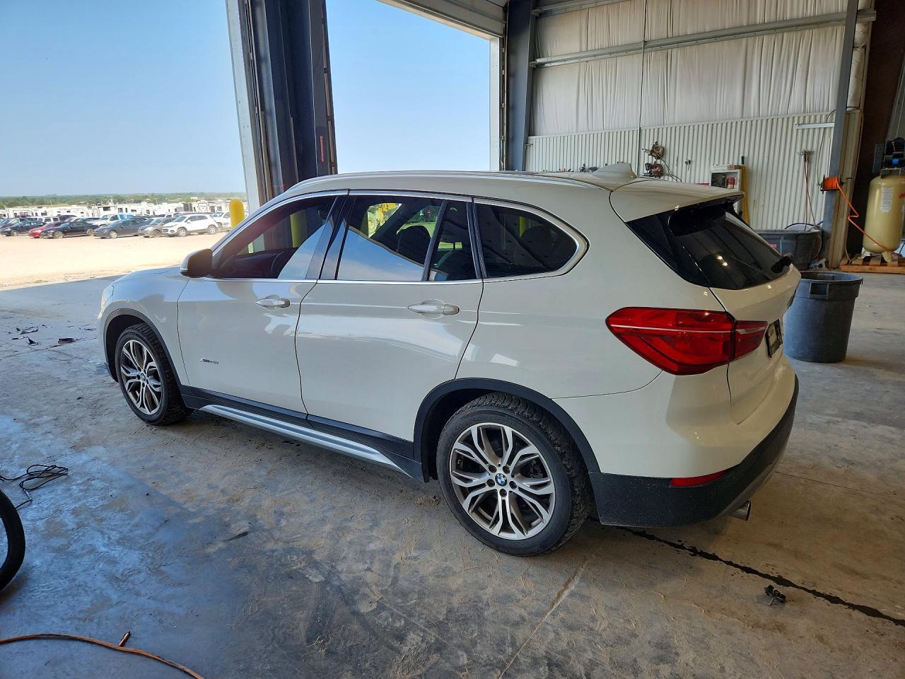 BMW X1 - zdjęcie 2